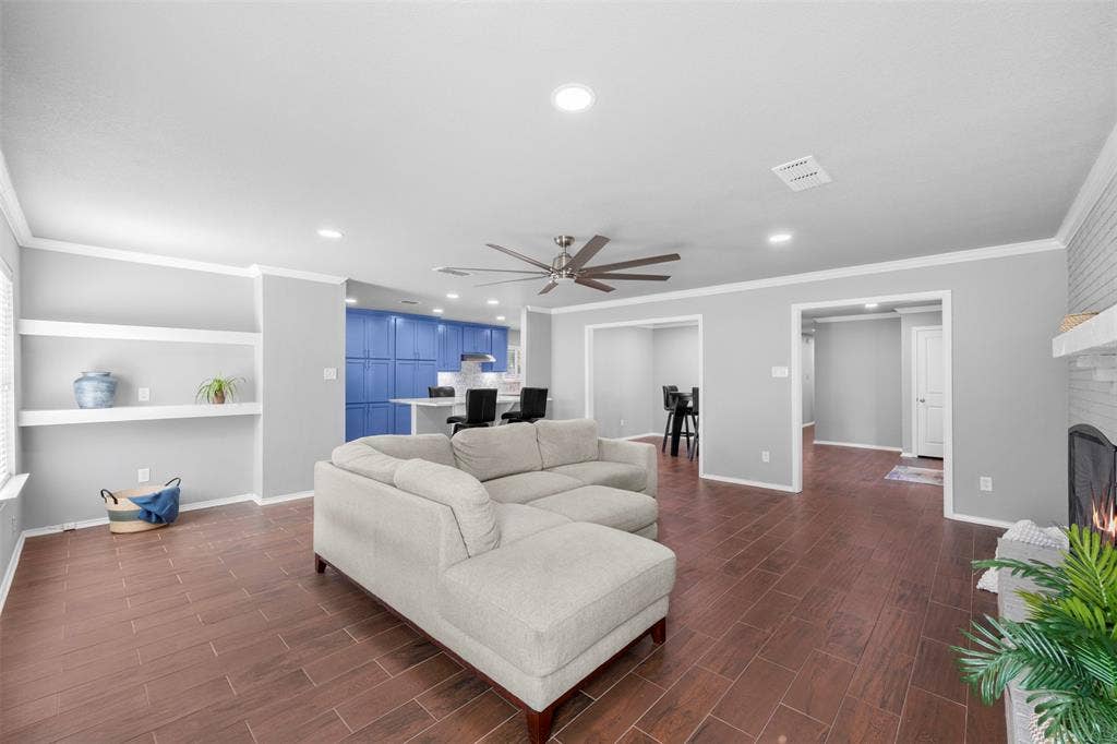 1801 Alexander Drive, Waxahachie, TX 75165 1801 Alexander Drive, Waxahachie, TX 75165