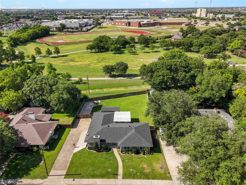 1801 Alexander Drive, Waxahachie, TX 75165 1801 Alexander Drive, Waxahachie, TX 75165