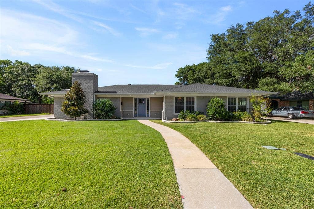 1801 Alexander Drive, Waxahachie, TX 75165 Welcome Home to 1801 Alexander Dr.