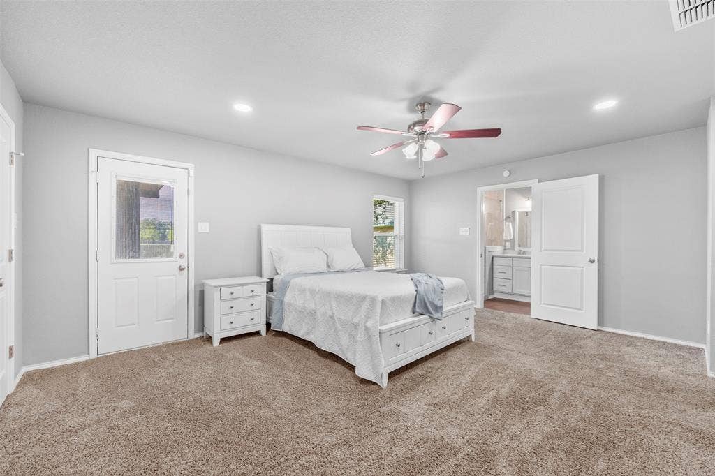 1801 Alexander Drive, Waxahachie, TX 75165 1801 Alexander Drive, Waxahachie, TX 75165