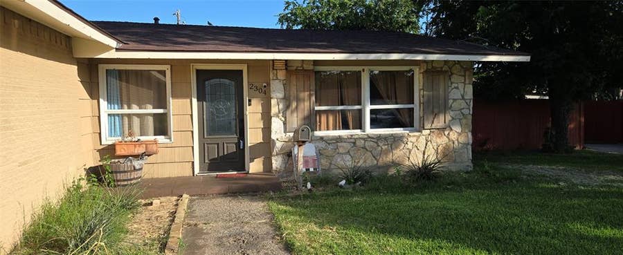 Property photo for 2304 Lakeland Drive, Carrollton, TX