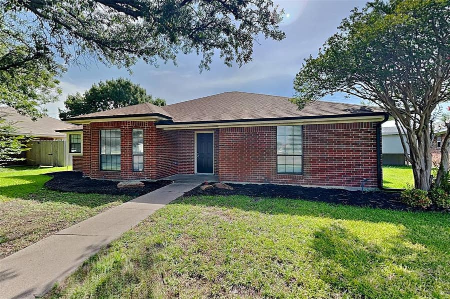 Property photo for 400 Kamber Lane, Wylie, TX