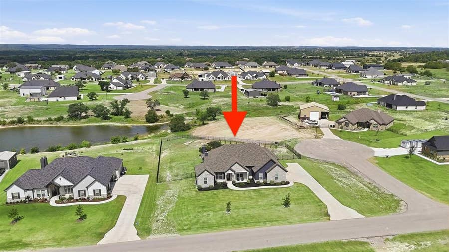 Property photo for 901 Medaris Way, Azle, TX