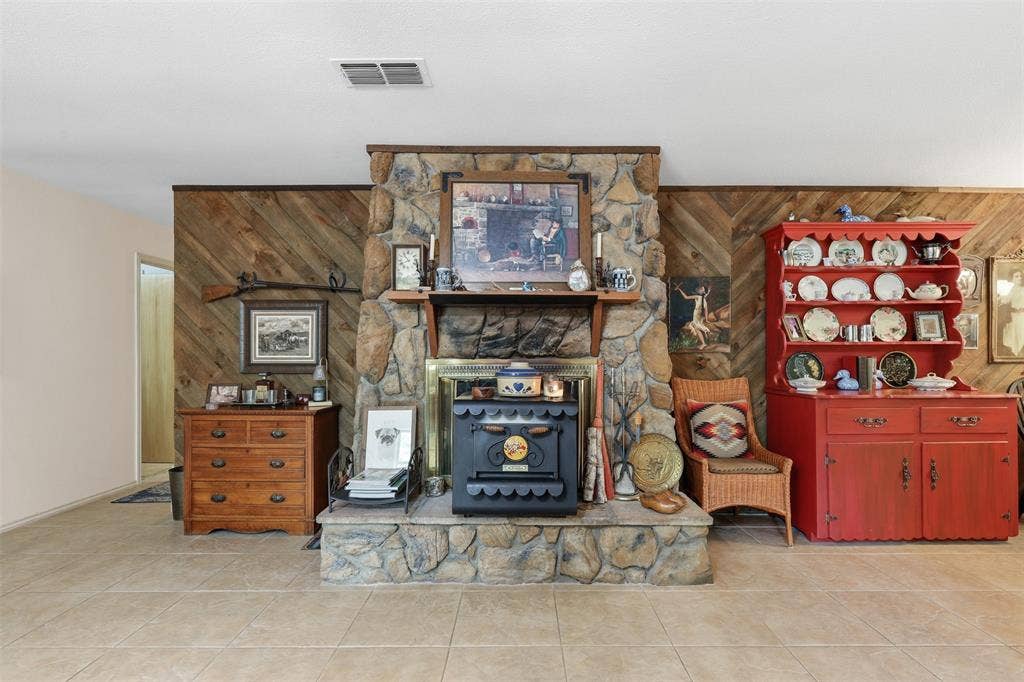 777 Wildwood Trail, Weatherford, TX 76085 777 Wildwood Trail, Weatherford, TX 76085