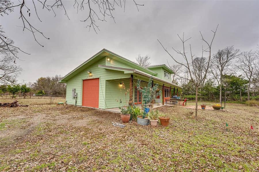 Property photo for 1002 S Main Street, Farmersville, TX