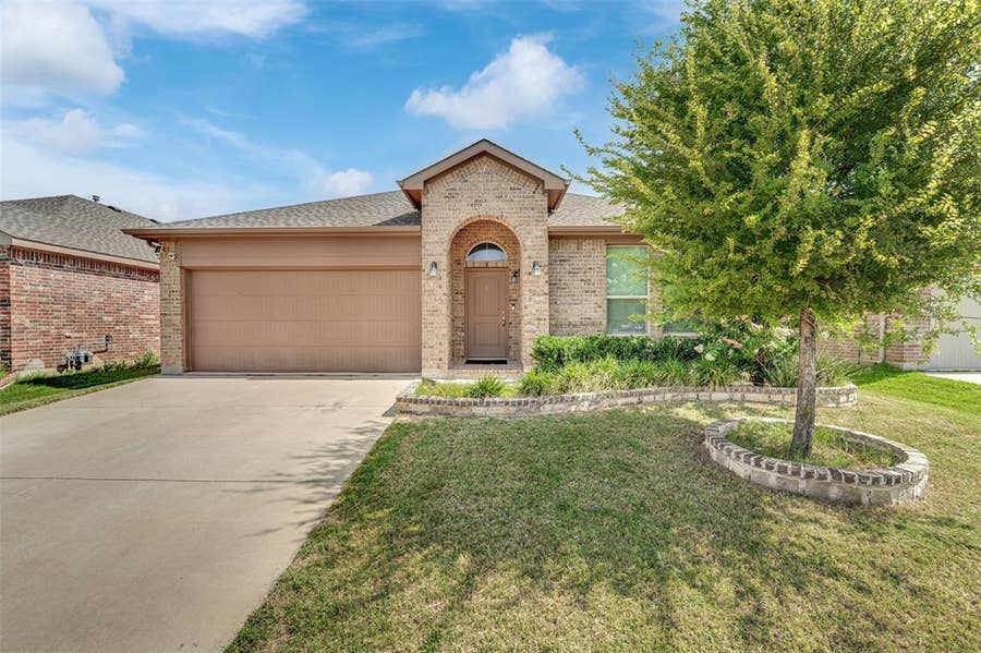 Property photo for 1129 Metaline Trail, Fort Worth, TX