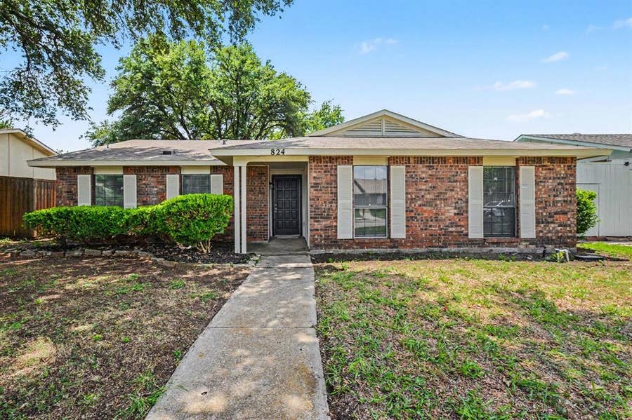 Property photo for 824 Grand Teton Drive, Plano, TX