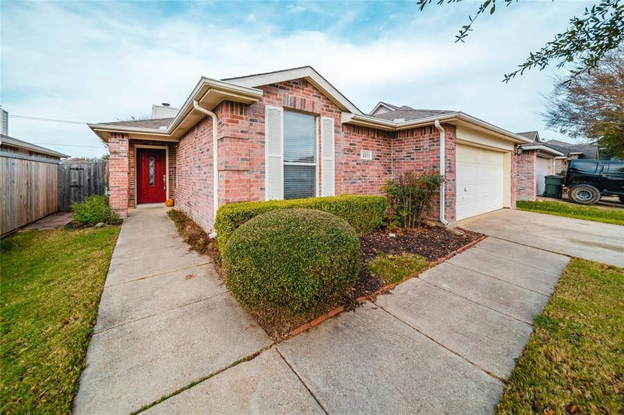 Property photo for 2211 Lilac Circle, McKinney, TX