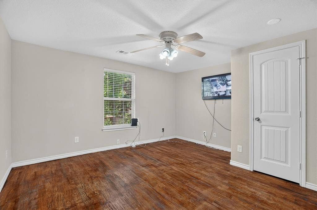 3813 N Eugene Court, Irving, TX 75062