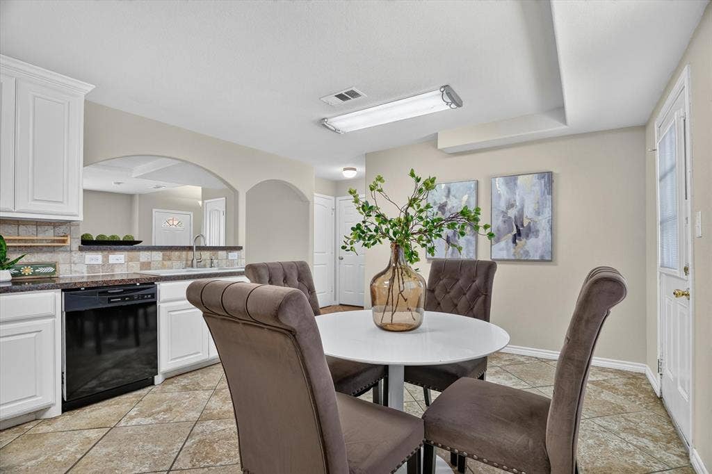 3813 N Eugene Court, Irving, TX 75062