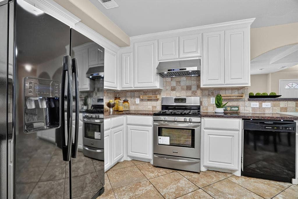 3813 N Eugene Court, Irving, TX 75062