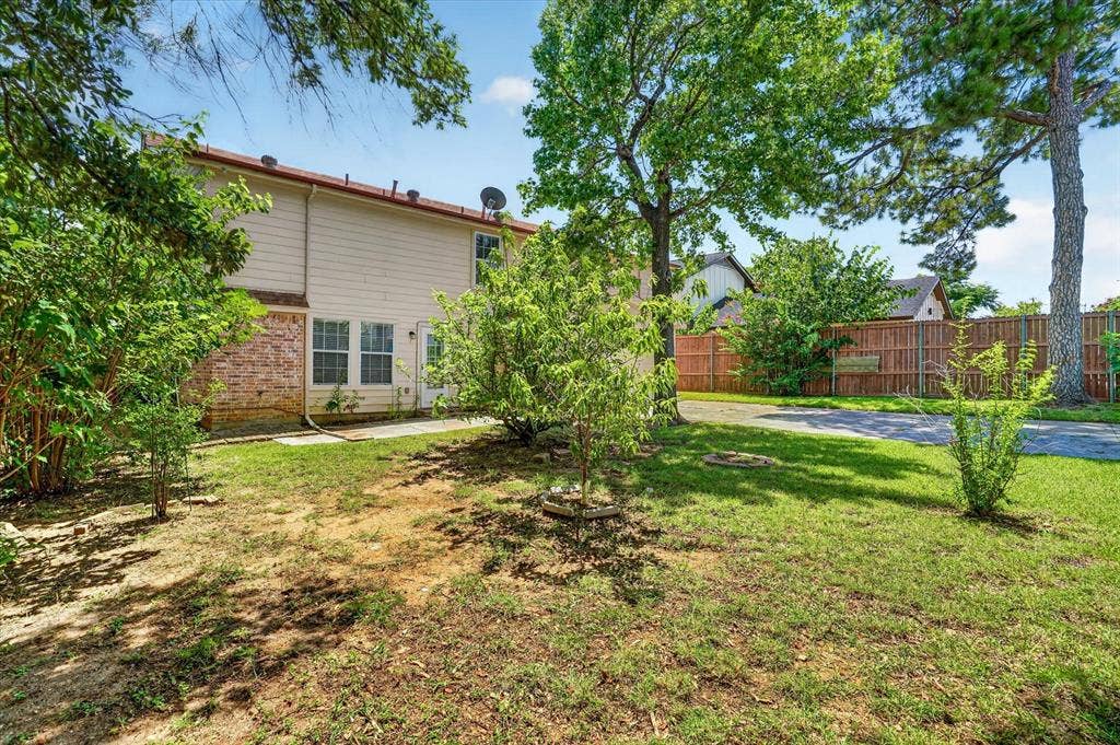 3813 N Eugene Court, Irving, TX 75062