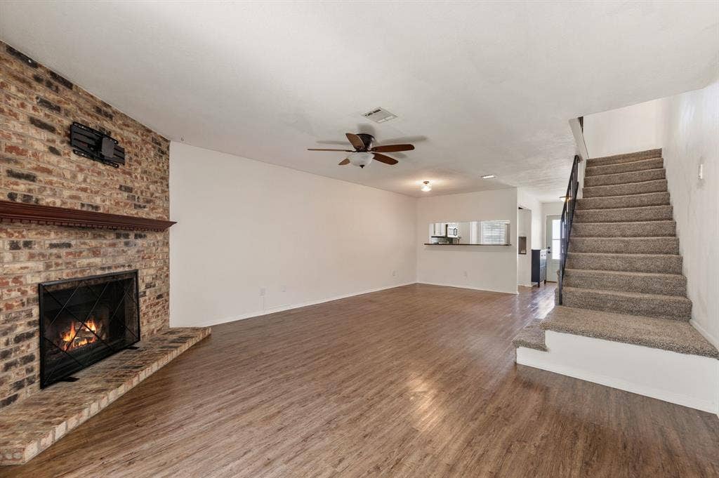 61 Abbey Road, Euless, TX 76039 61 Abbey Road, Euless, TX 76039