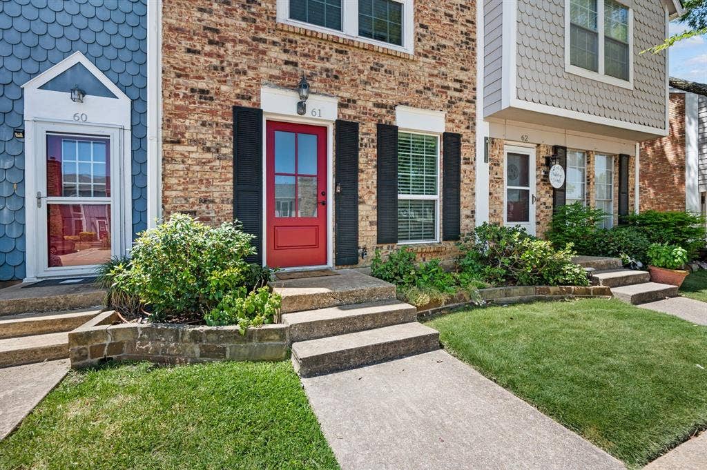 61 Abbey Road, Euless, TX 76039 61 Abbey Road, Euless, TX 76039