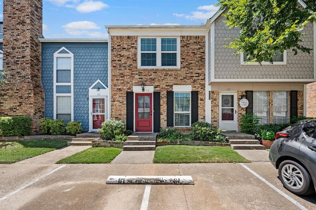 61 Abbey Road, Euless, TX 76039 61 Abbey Road, Euless, TX 76039