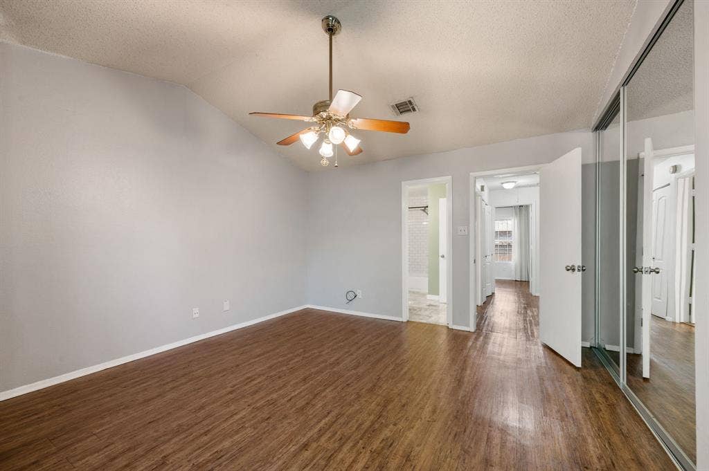 61 Abbey Road, Euless, TX 76039 61 Abbey Road, Euless, TX 76039