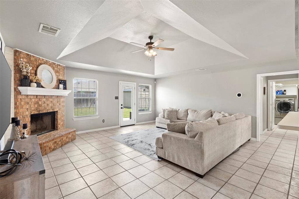 6213 Peach Tree Drive, Midlothian, TX 76065 6213 Peach Tree Drive, Midlothian, TX 76065