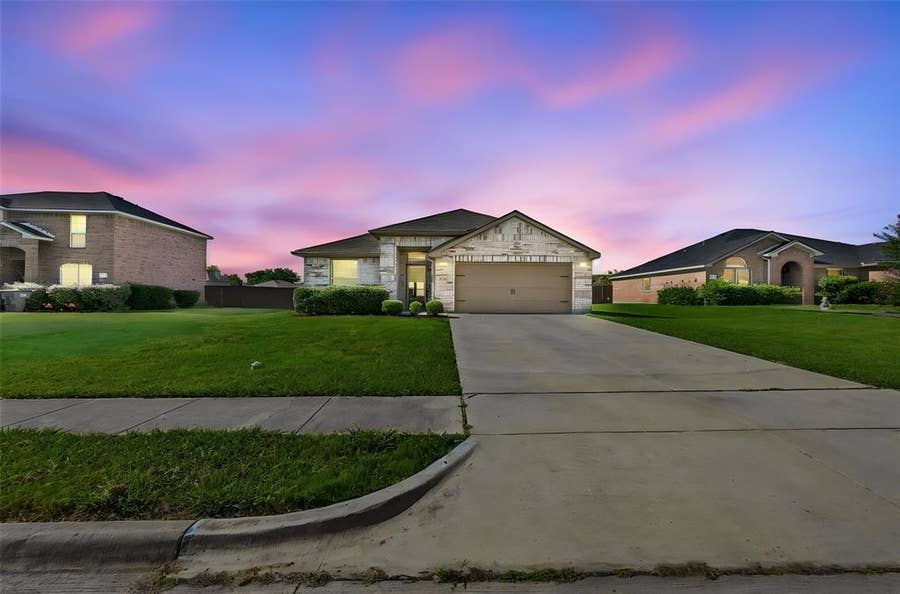 Property photo for 1558 Nottingham Drive, Lancaster, TX