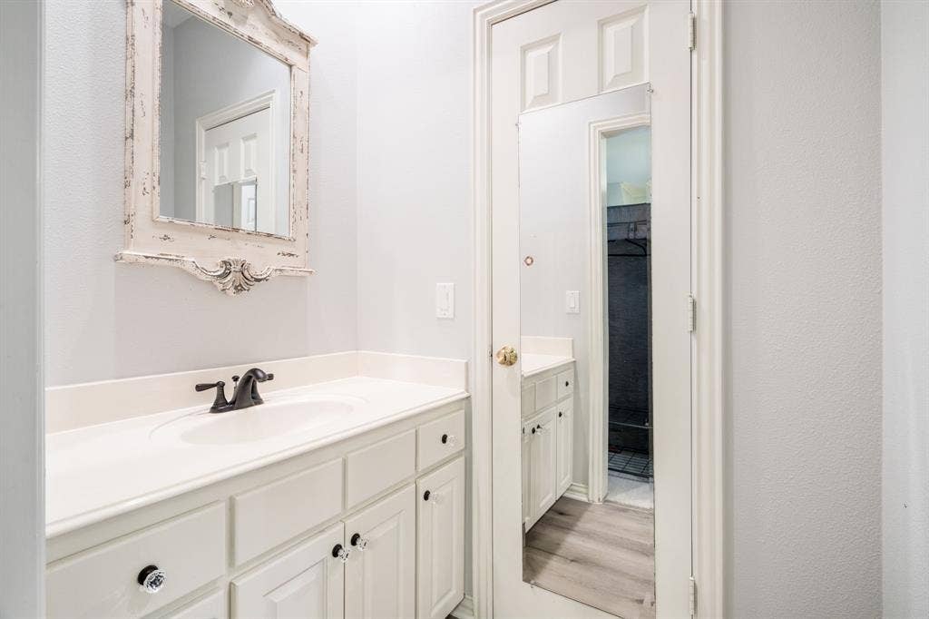 5008 Charles Place, Plano, TX 75093 5008 Charles Place, Plano, TX 75093