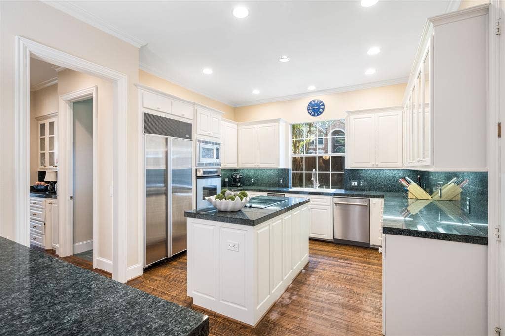 5008 Charles Place, Plano, TX 75093 5008 Charles Place, Plano, TX 75093