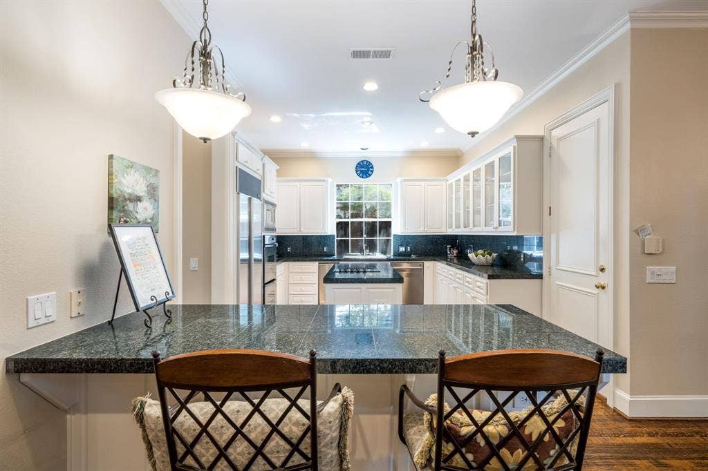 5008 Charles Place, Plano, TX 75093 5008 Charles Place, Plano, TX 75093