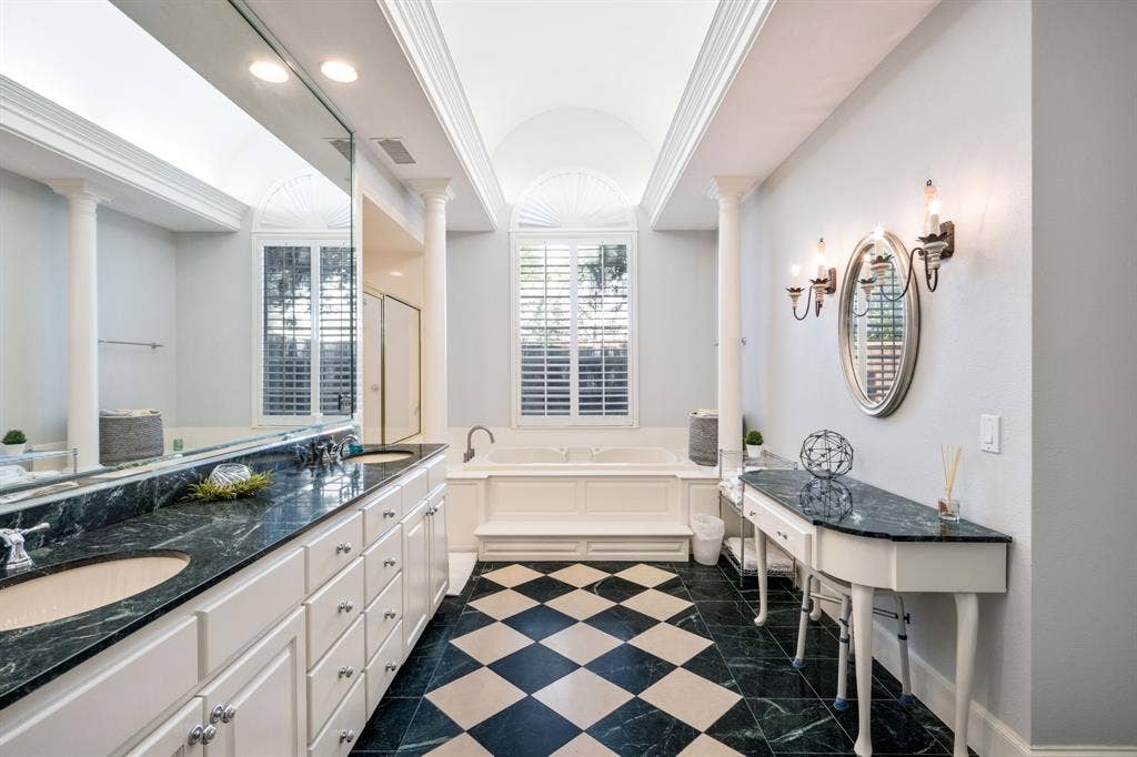 5008 Charles Place, Plano, TX 75093 5008 Charles Place, Plano, TX 75093
