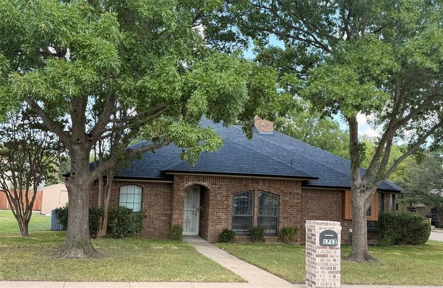 Property photo for 1712 Colonial Court, Prosper, TX