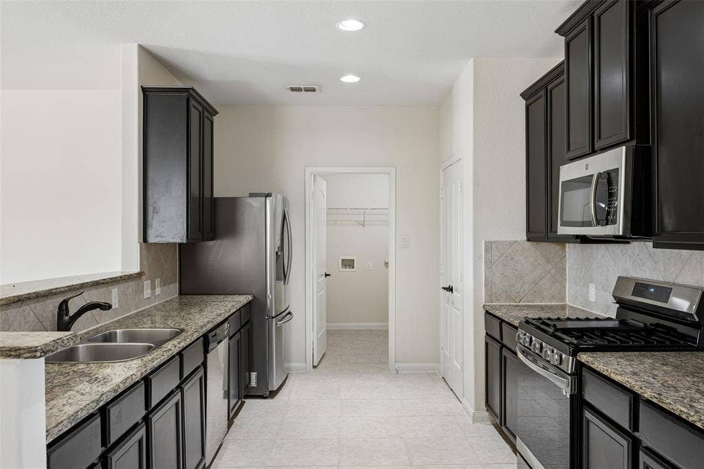 447 Lipizzan Lane, Celina, TX 75009 447 Lipizzan Lane, Celina, TX 75009