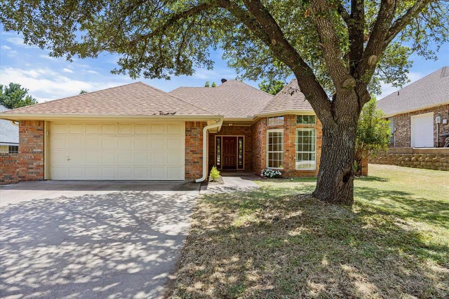 Property photo for 8724 Bellechase Road, Granbury, TX