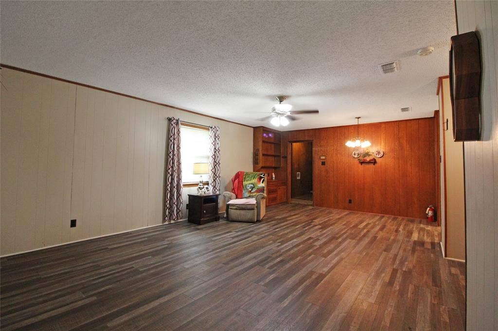 8769 S Fm 148, Scurry, TX 75158 8769 S Fm 148, Scurry, TX 75158