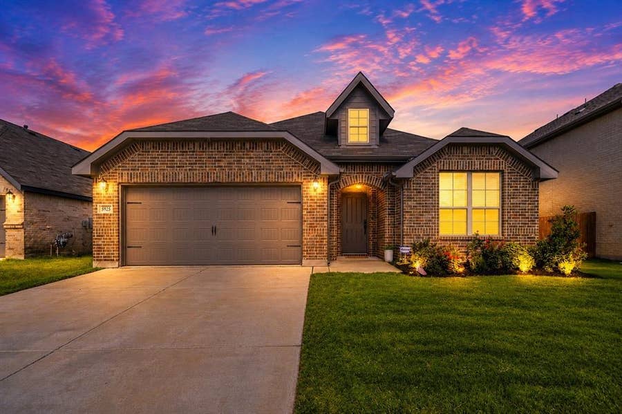 Property photo for 5925 Lovills Creek Street, Fort Worth, TX