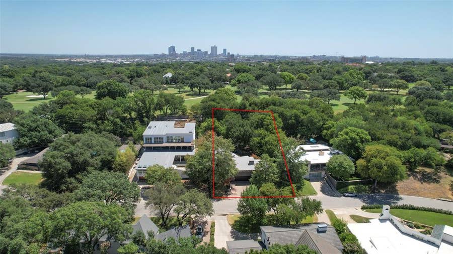 Property photo for 409 Hazelwood Drive, Fort Worth, TX