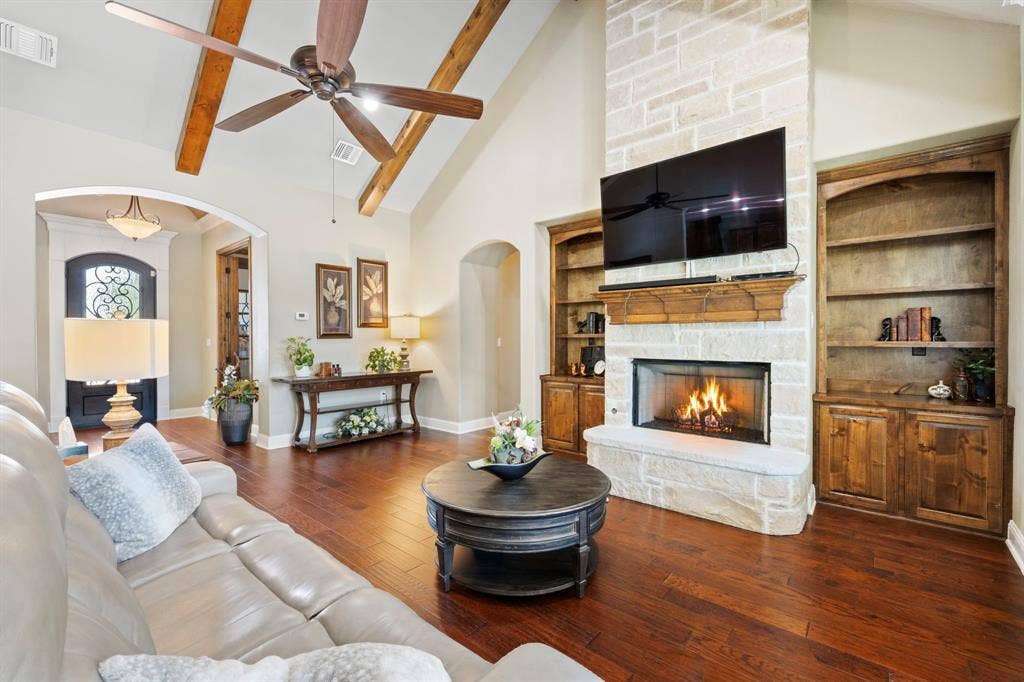 1104 Catalina Bay Boulevard, Granbury, TX 76048 1104 Catalina Bay Boulevard, Granbury, TX 76048