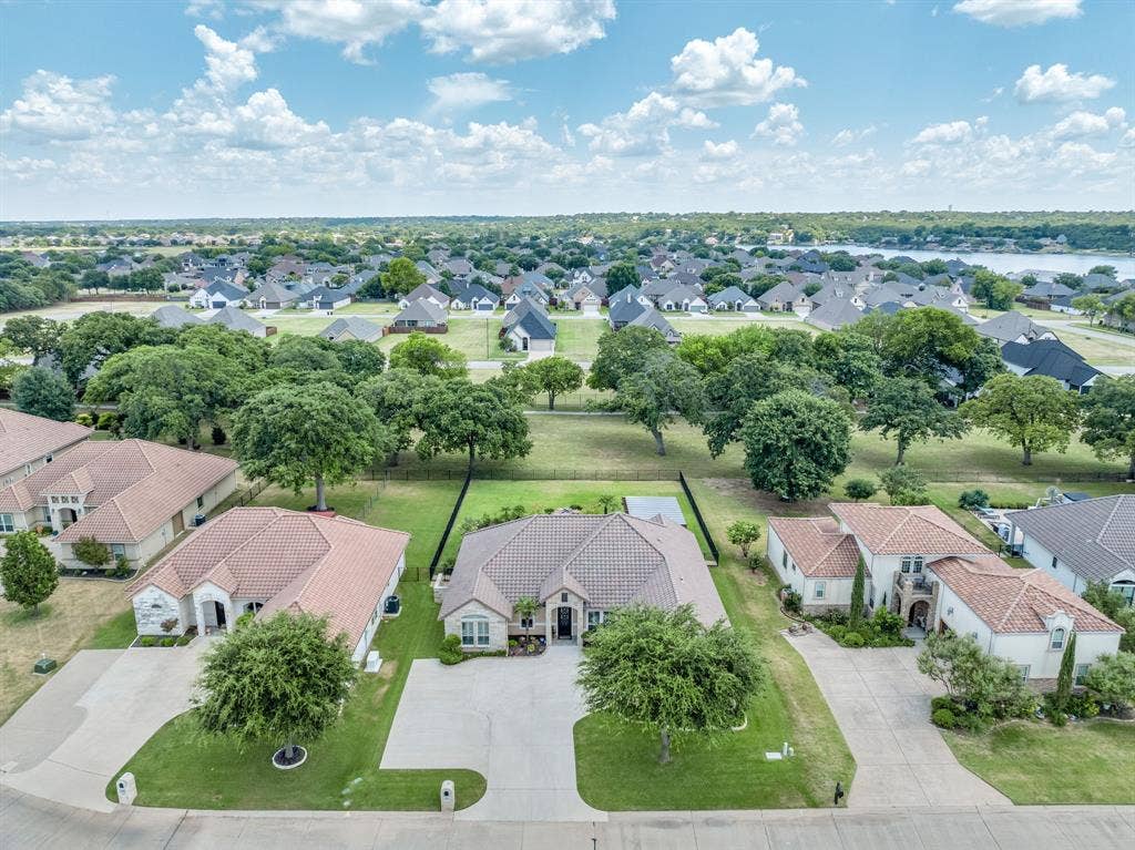 1104 Catalina Bay Boulevard, Granbury, TX 76048 1104 Catalina Bay Boulevard, Granbury, TX 76048