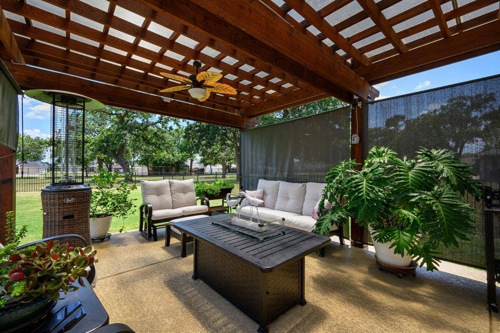1104 Catalina Bay Boulevard, Granbury, TX 76048 1104 Catalina Bay Boulevard, Granbury, TX 76048