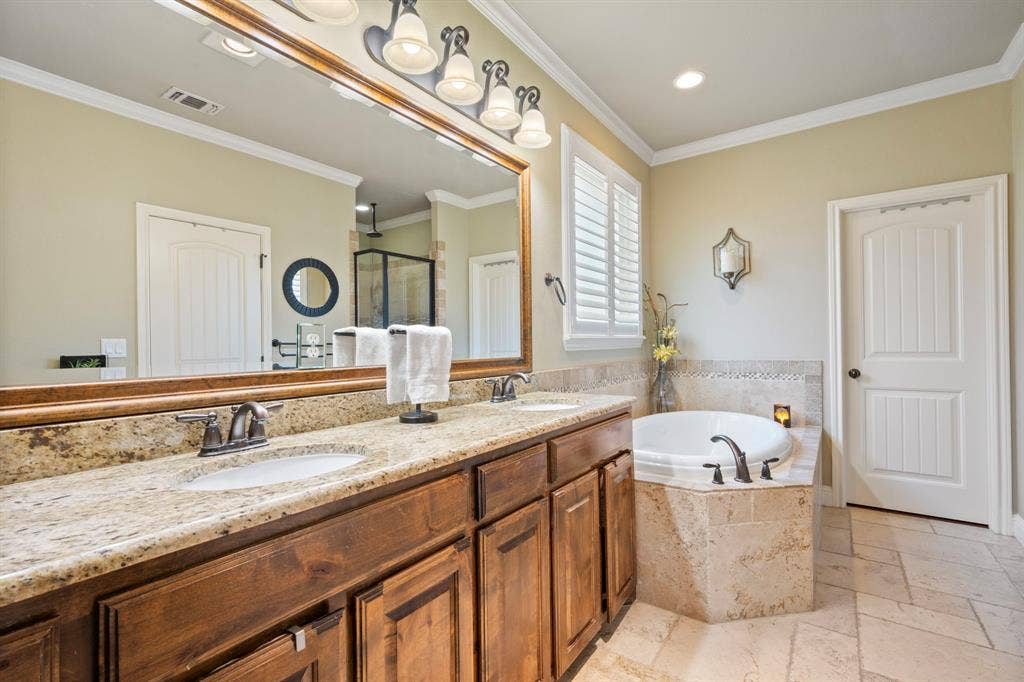 1104 Catalina Bay Boulevard, Granbury, TX 76048 1104 Catalina Bay Boulevard, Granbury, TX 76048