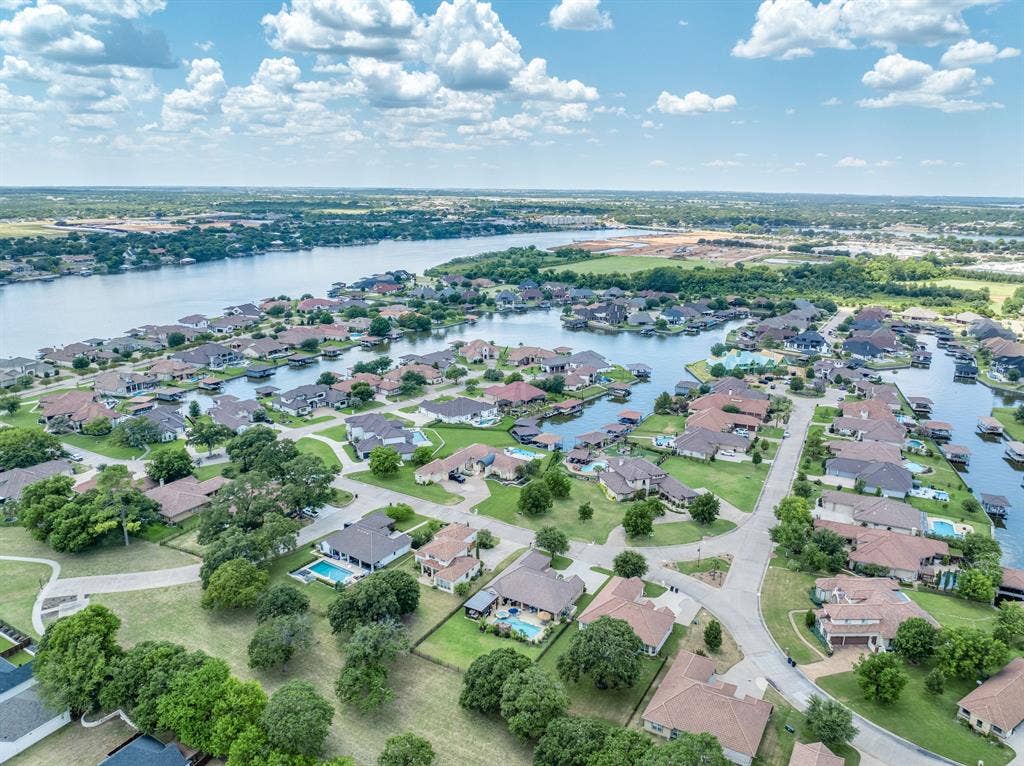 1104 Catalina Bay Boulevard, Granbury, TX 76048 1104 Catalina Bay Boulevard, Granbury, TX 76048