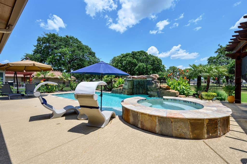 1104 Catalina Bay Boulevard, Granbury, TX 76048 1104 Catalina Bay Boulevard, Granbury, TX 76048