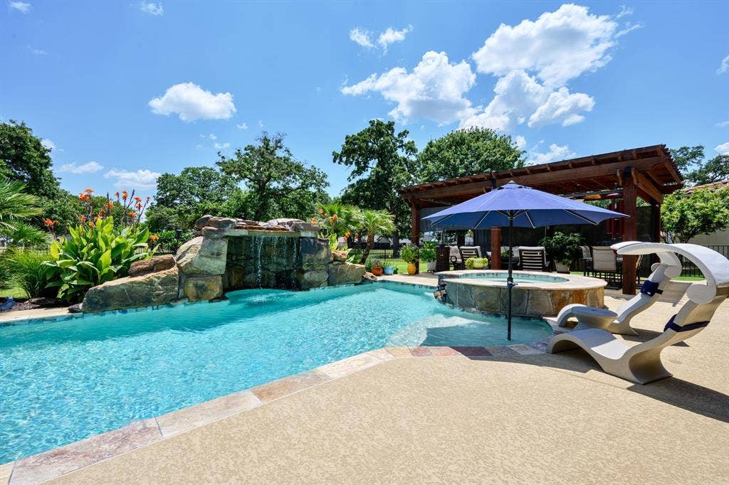 1104 Catalina Bay Boulevard, Granbury, TX 76048 1104 Catalina Bay Boulevard, Granbury, TX 76048