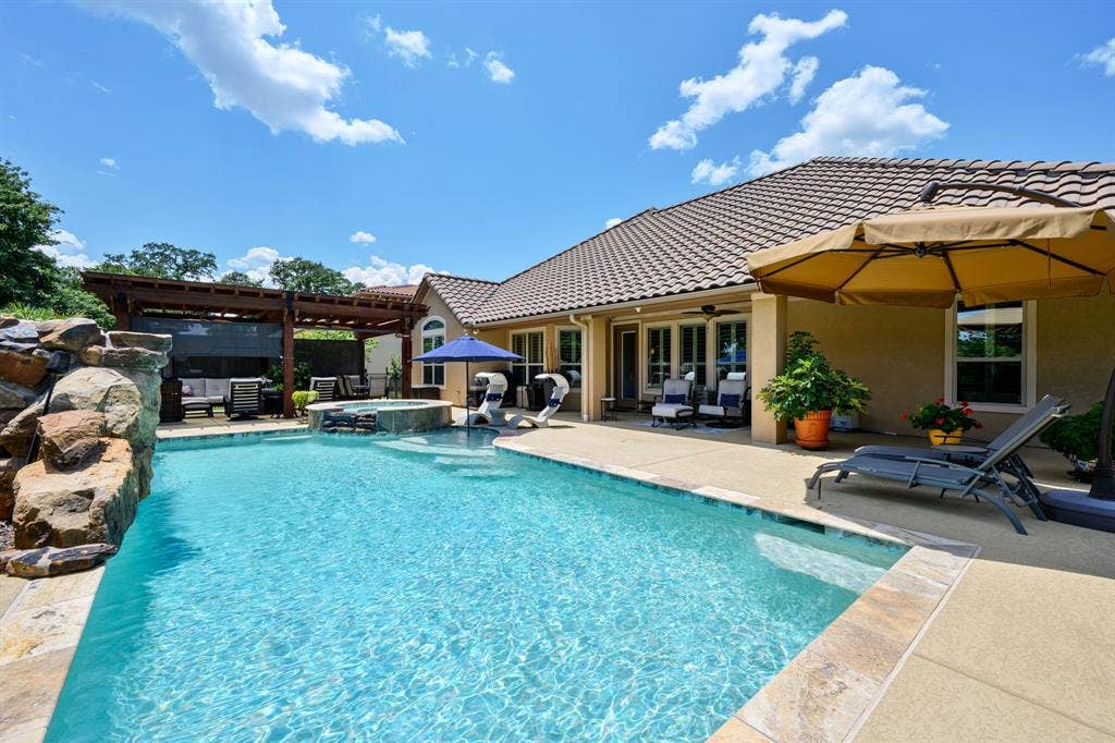 1104 Catalina Bay Boulevard, Granbury, TX 76048 1104 Catalina Bay Boulevard, Granbury, TX 76048