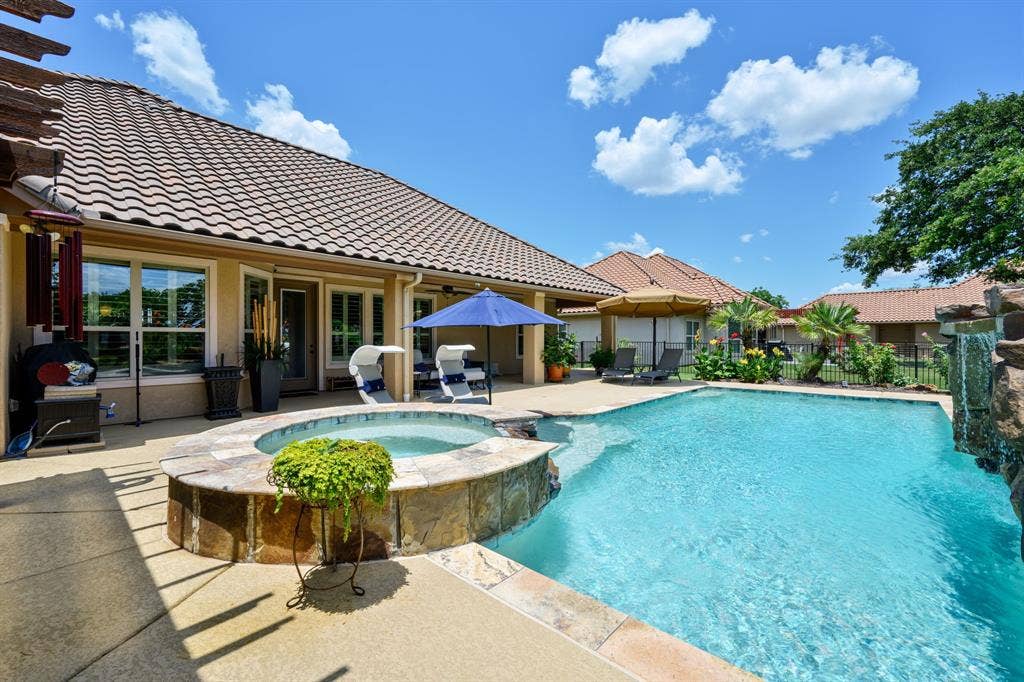 1104 Catalina Bay Boulevard, Granbury, TX 76048 1104 Catalina Bay Boulevard, Granbury, TX 76048