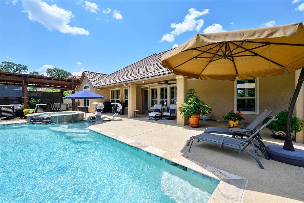 1104 Catalina Bay Boulevard, Granbury, TX 76048 1104 Catalina Bay Boulevard, Granbury, TX 76048