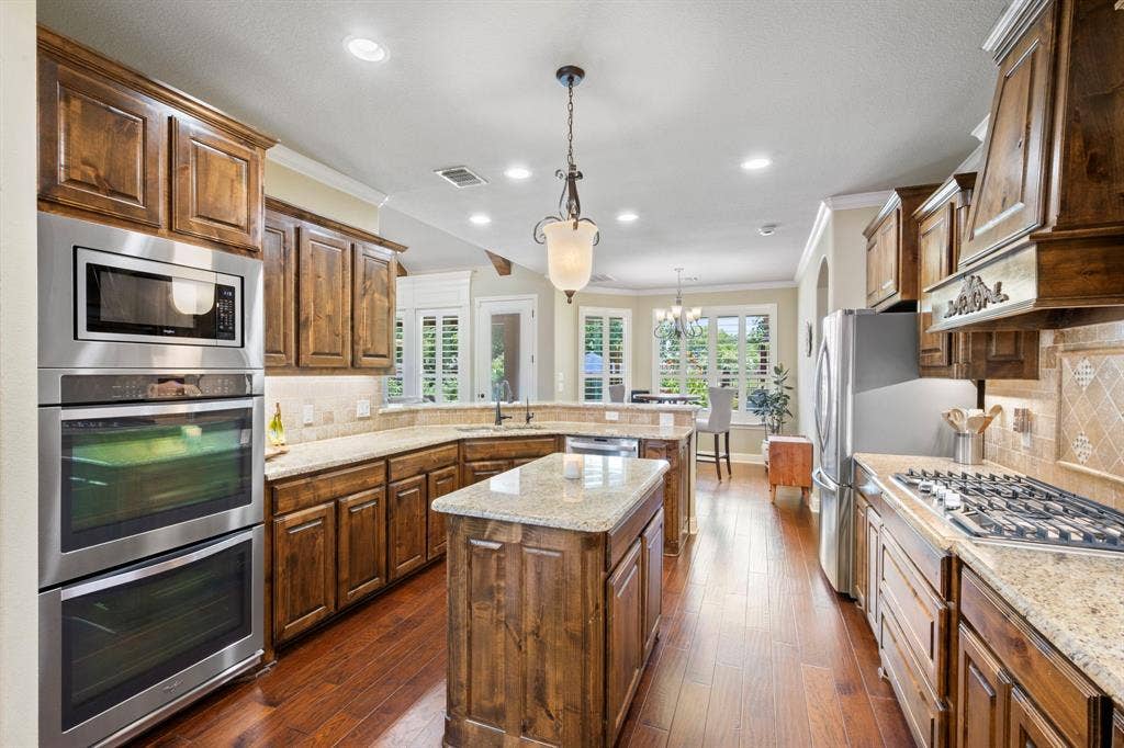 1104 Catalina Bay Boulevard, Granbury, TX 76048 1104 Catalina Bay Boulevard, Granbury, TX 76048