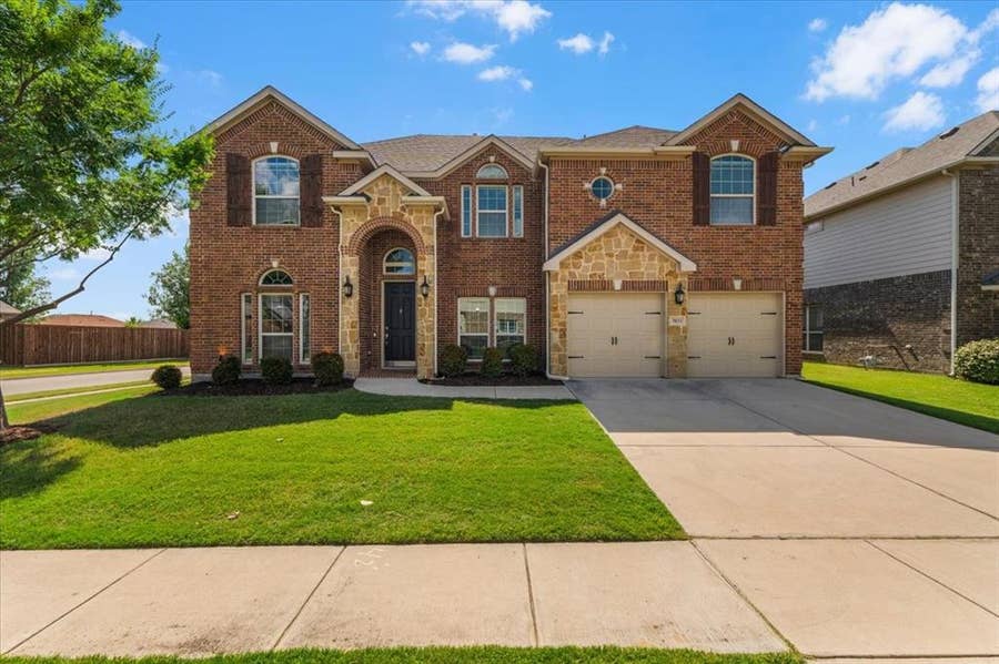 Property photo for 9833 Saltbrush Street, Fort Worth, TX