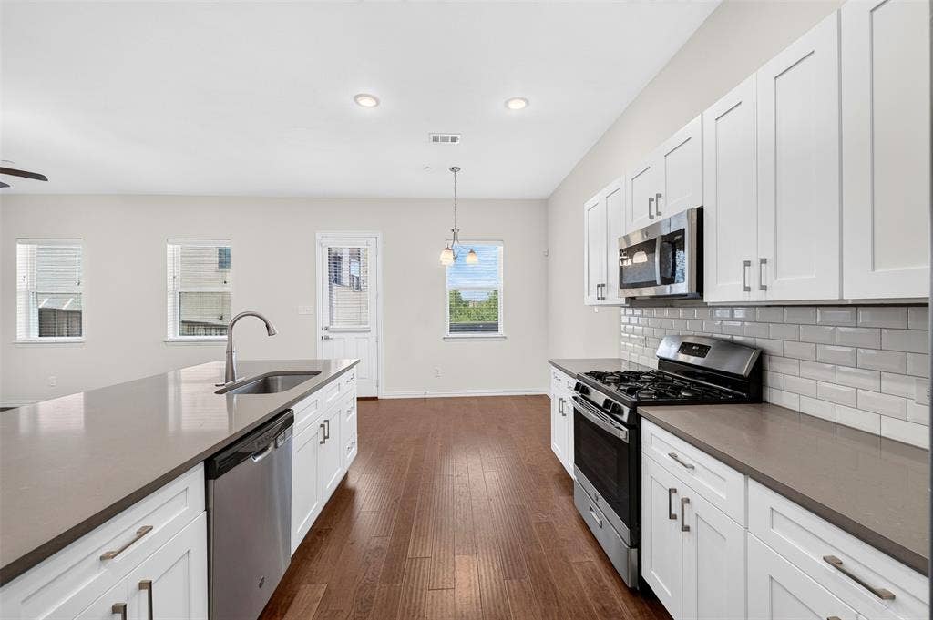 4354 Hebron Street, Irving, TX 75061