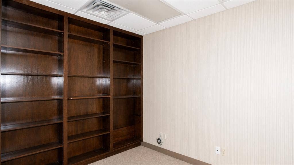 4821 Saturn Road, Garland, TX 75041 4821 Saturn Road, Garland, TX 75041