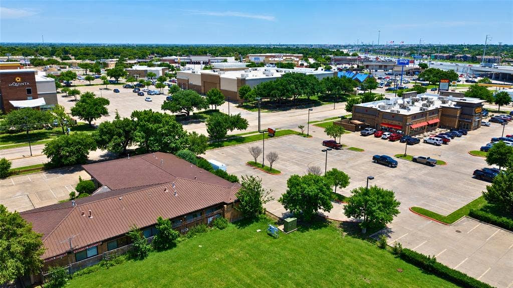 4821 Saturn Road, Garland, TX 75041 4821 Saturn Road, Garland, TX 75041