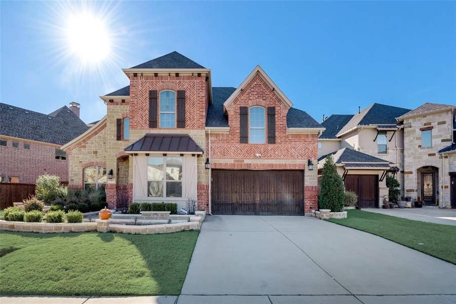 Property photo for 7207 Arches Avenue, Irving, TX