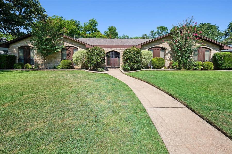 Property photo for 1204 Springwood Court, Euless, TX