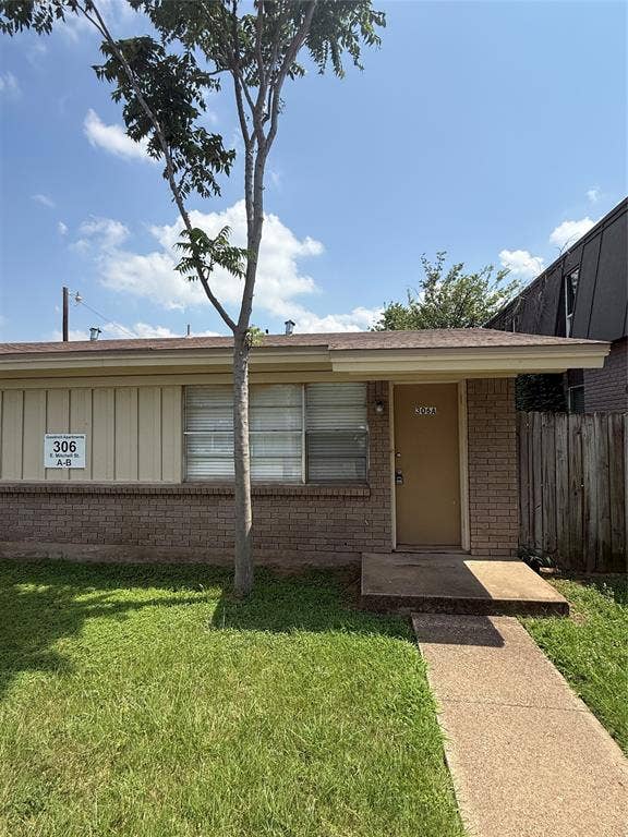 Property photo for 306 E Mitchell Street, #306A, Arlington, TX